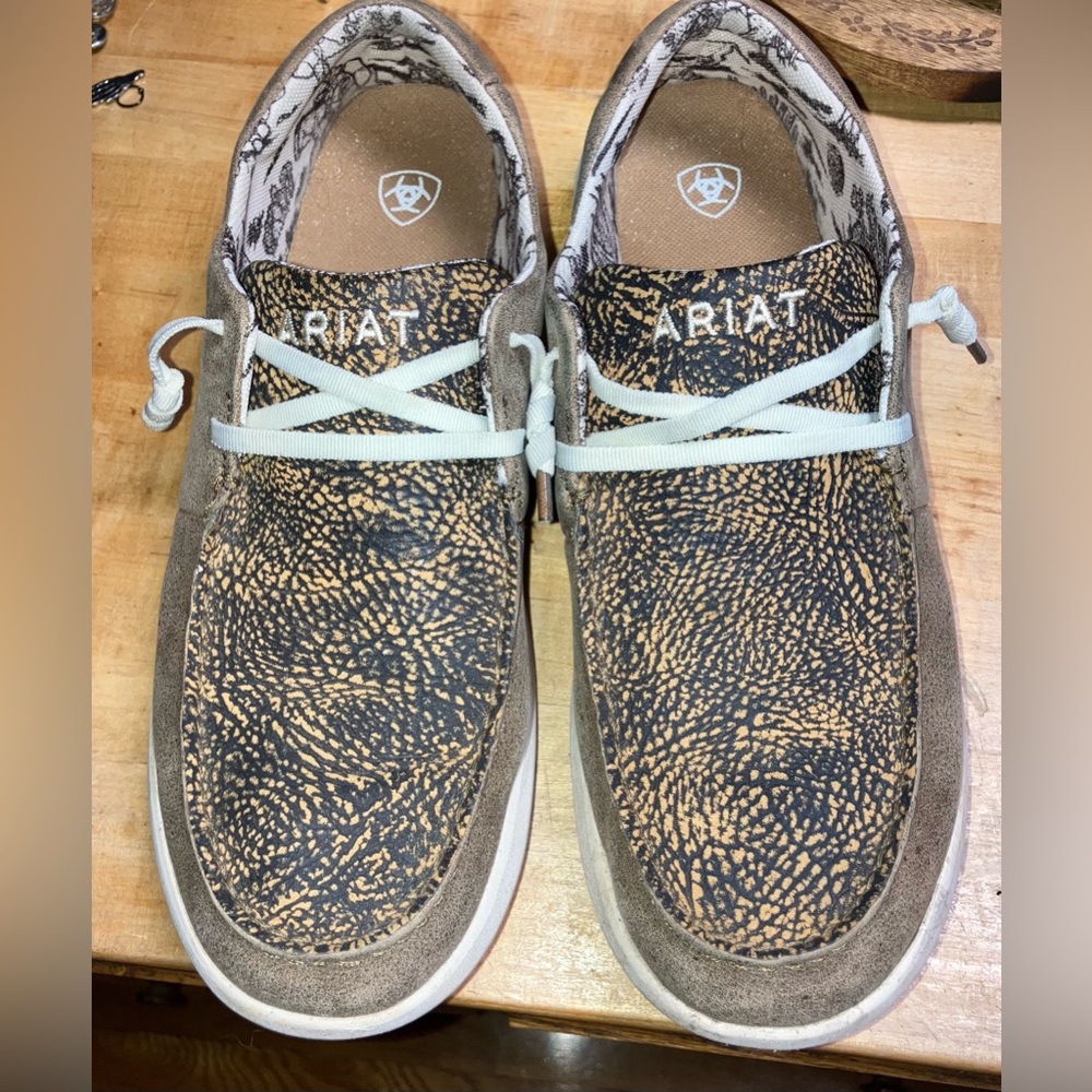 Ariat Textured Brown and Tan Lace-Up Shoes